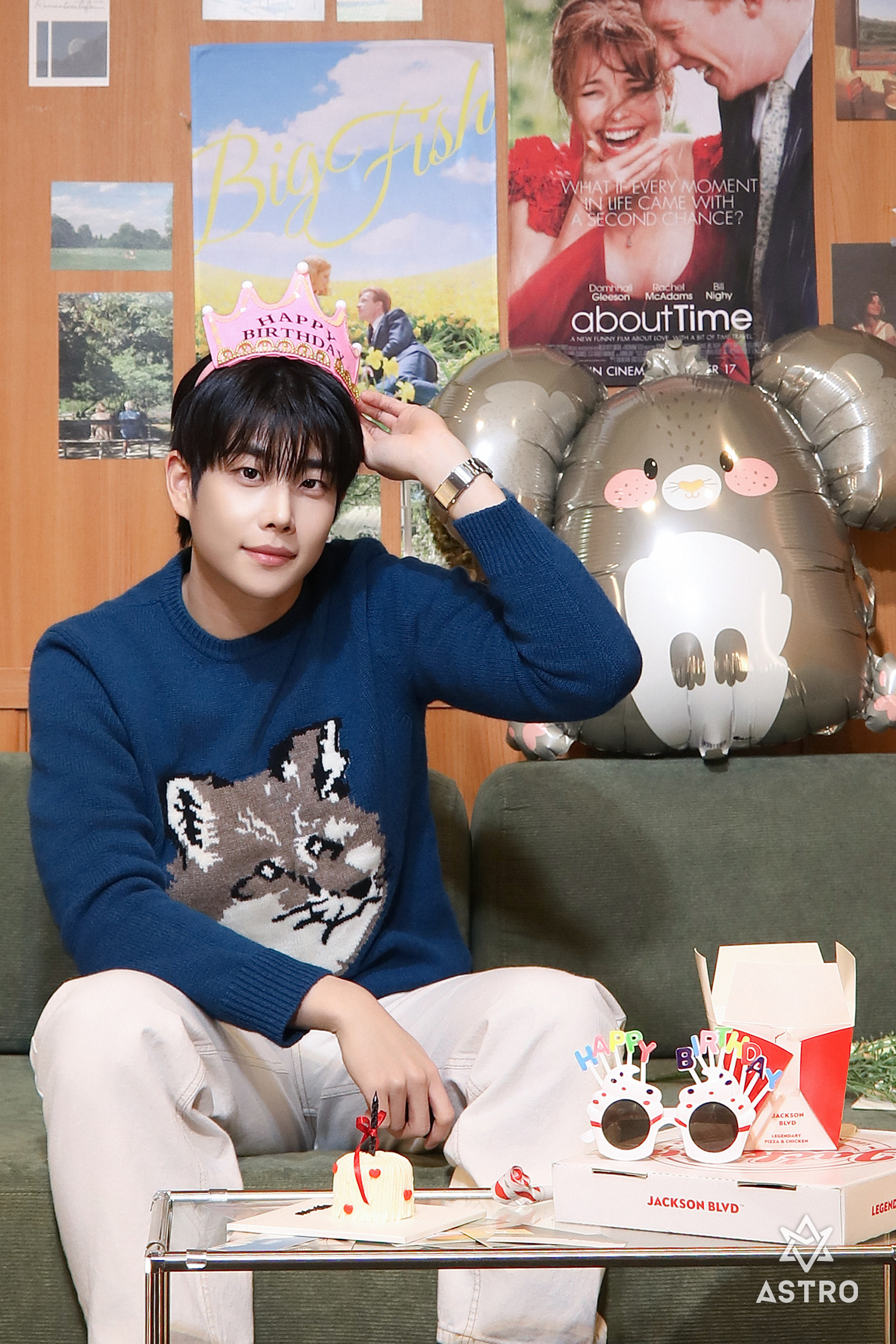 A moment captured by MJ (ASTRO)'s fan