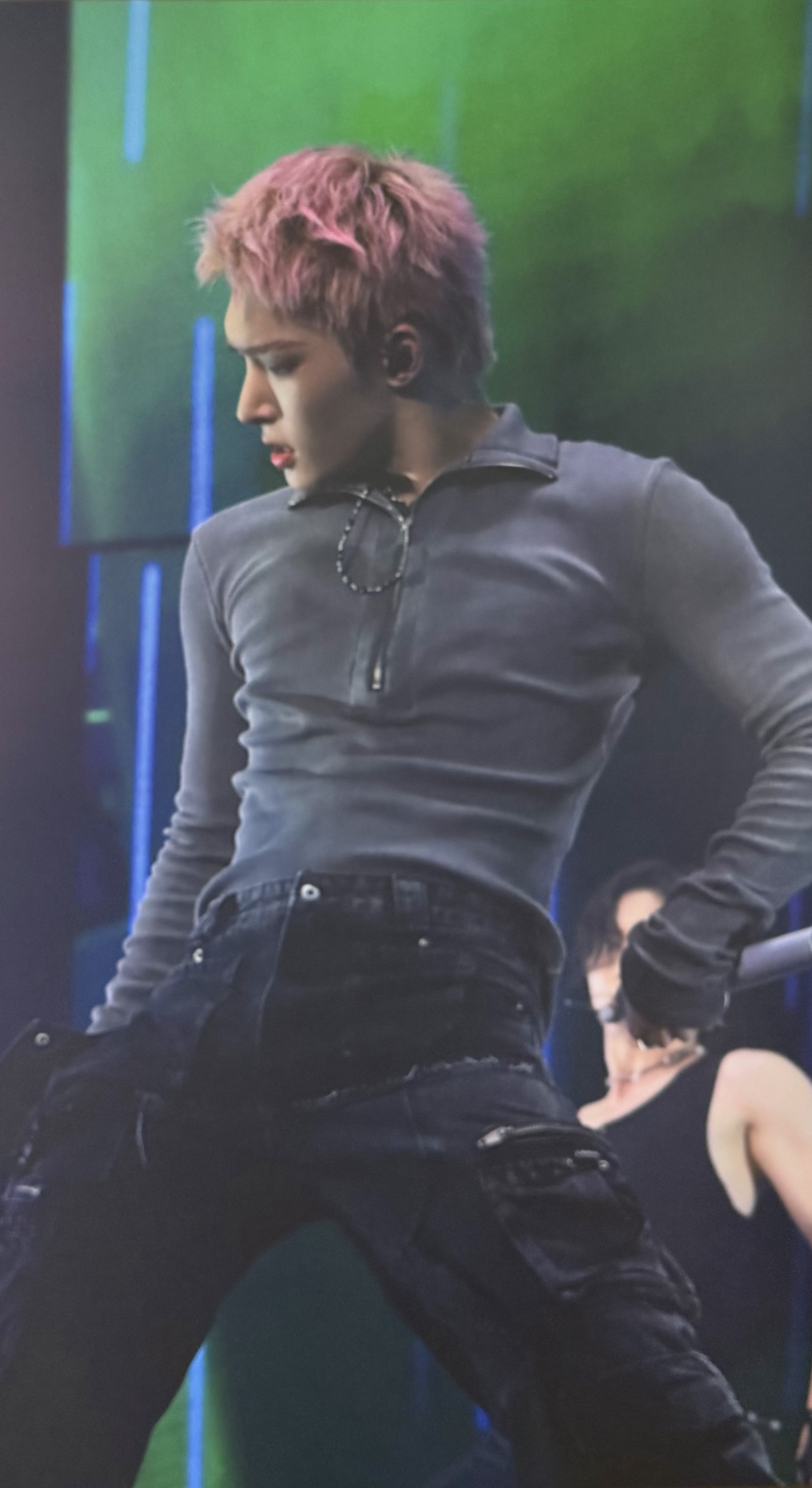 ソン・ミンギ (ATEEZ)の舞台裏ショット