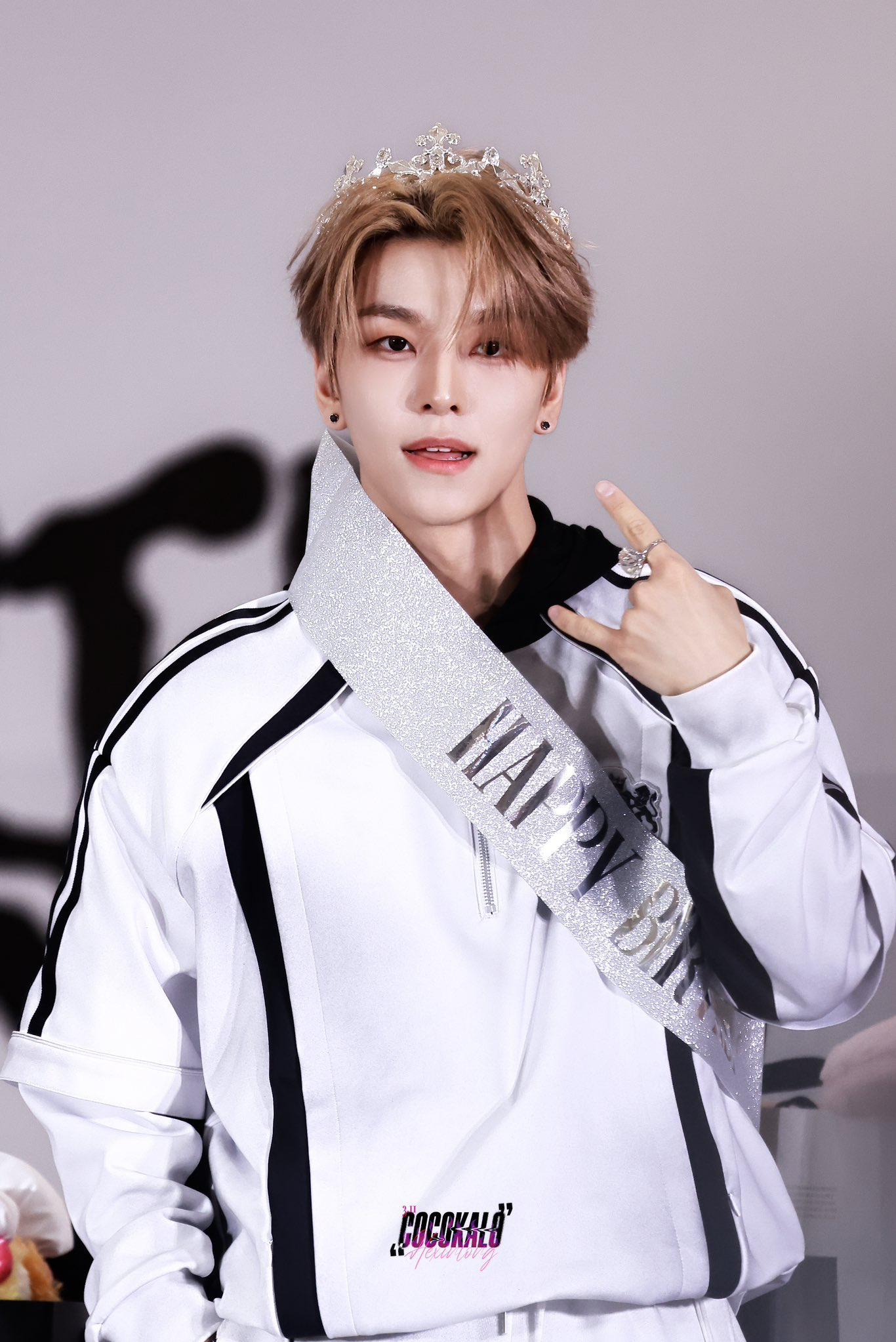 Behind-the-scenes cut of He Xinlong (ALPHA DRIVE ONE)