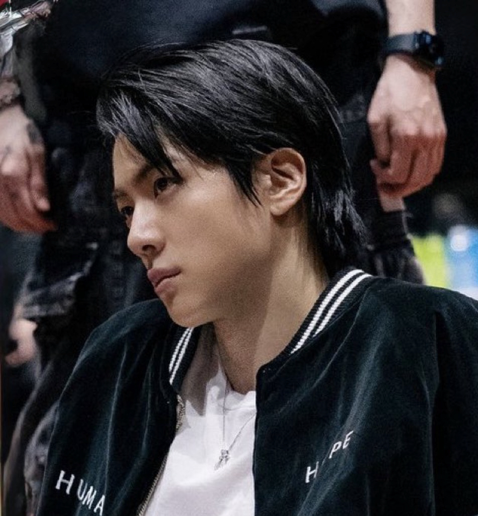 Behind-the-scenes cut of Jin (BTS)