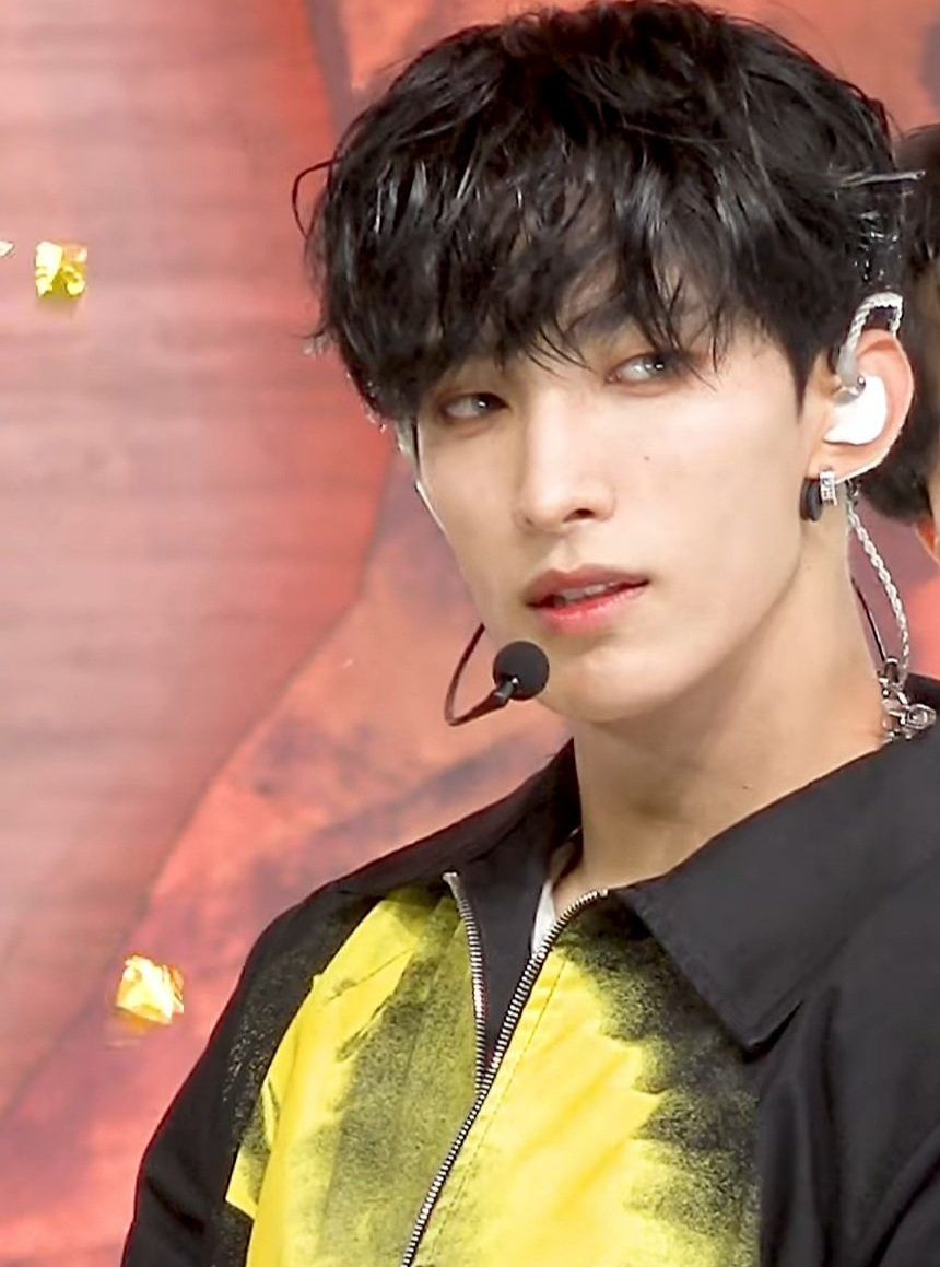 Behind-the-scenes cut of DK (SEVENTEEN)