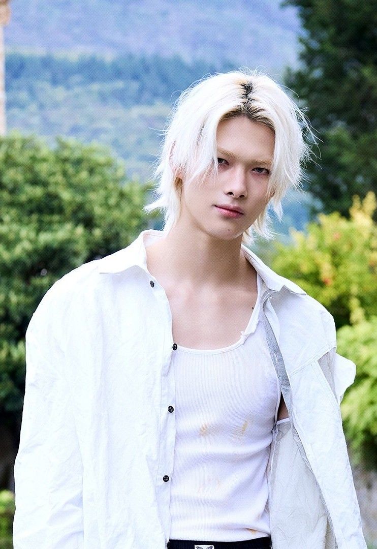 Foto terbaru NI-KI (ENHYPEN)