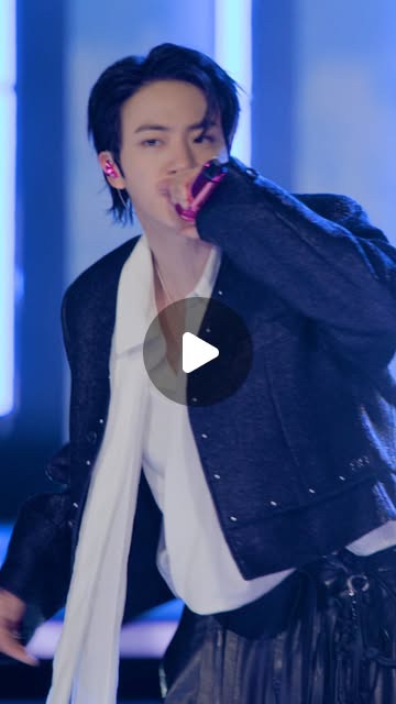 Foto aktivitas terbaru Jin (BTS)