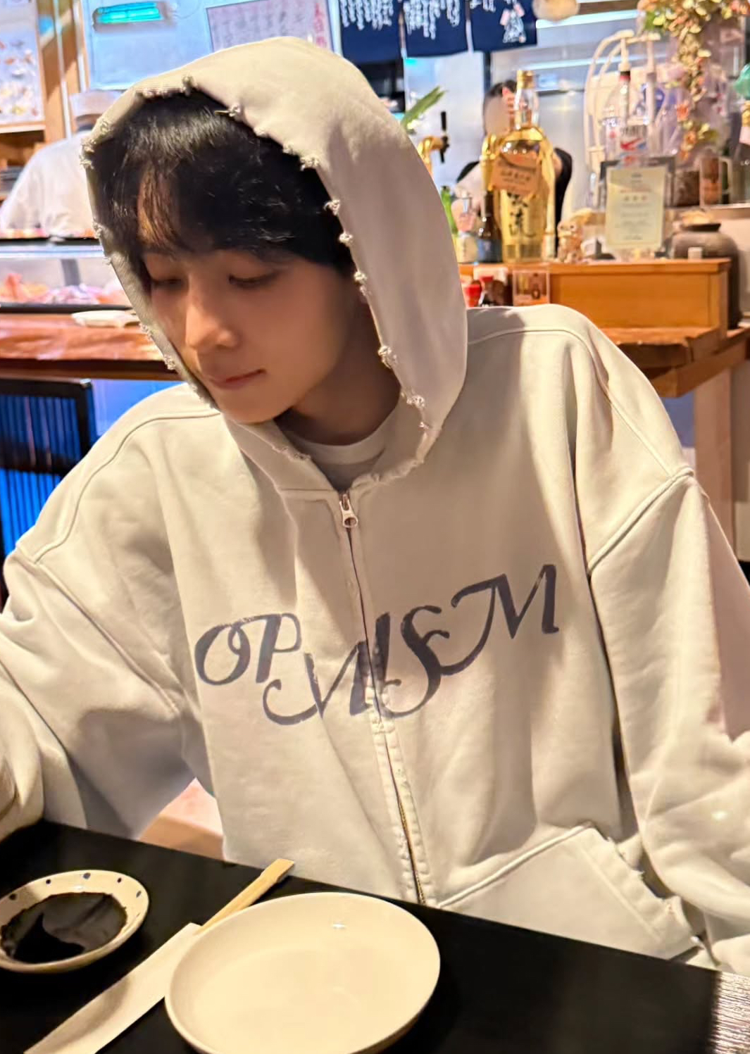 Behind-the-scenes cut of Jeonghan (SEVENTEEN)