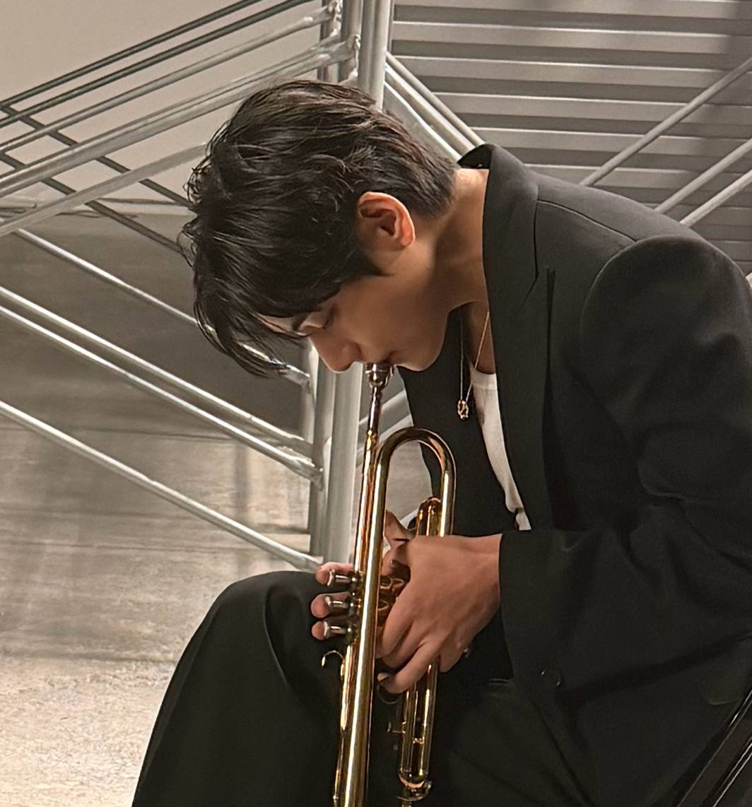 뷔 (방탄소년단)의 비하인드 컷