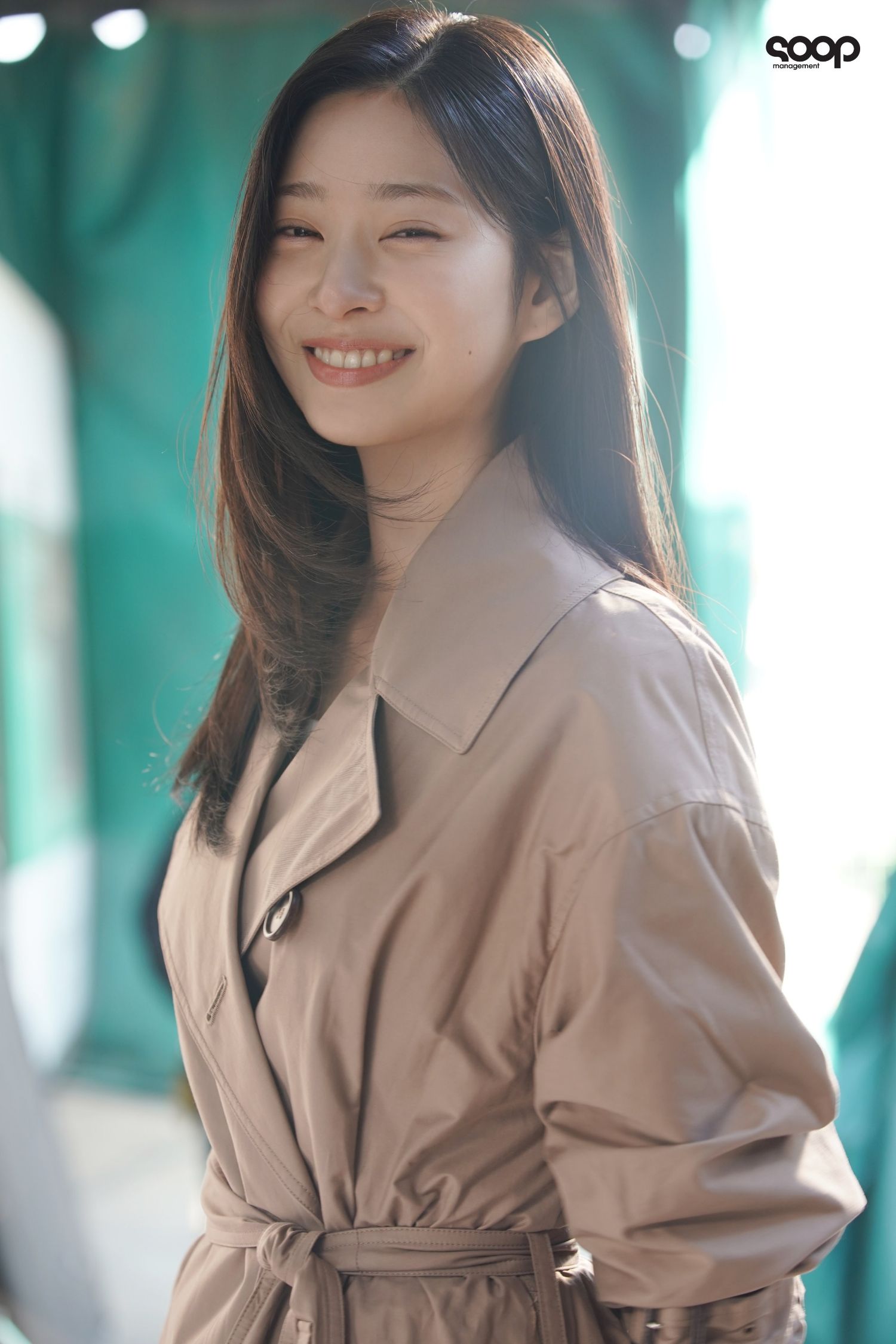 Behind-the-scenes cut of Kim Minju