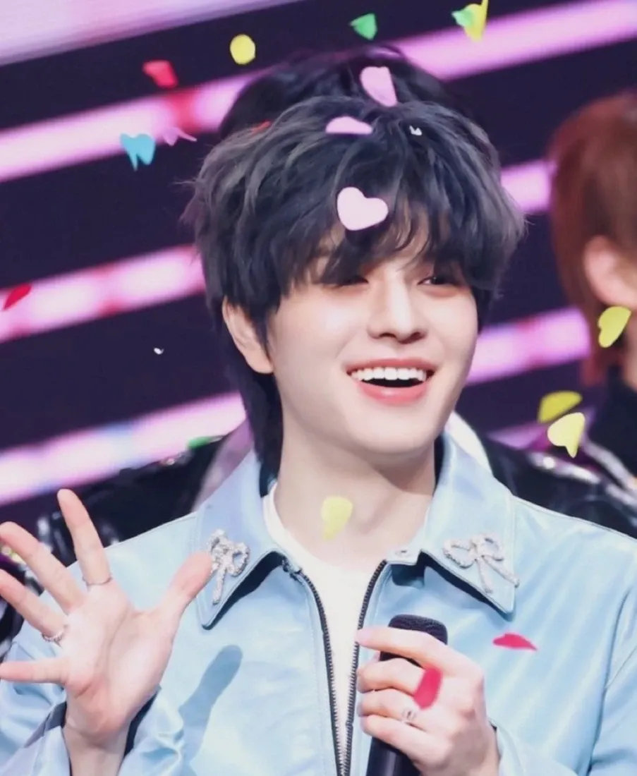 Latest photo of Seungmin (Stray Kids)
