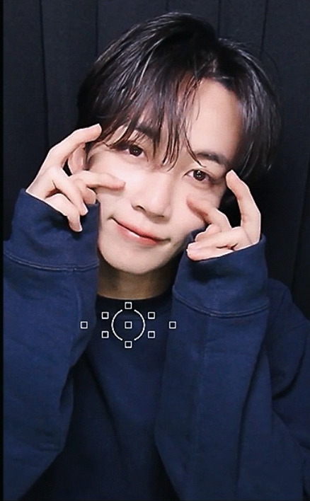 Latest photo of Jeonghan (SEVENTEEN)