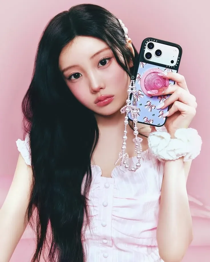 Recent activity shot of Wonhee (ILLIT)