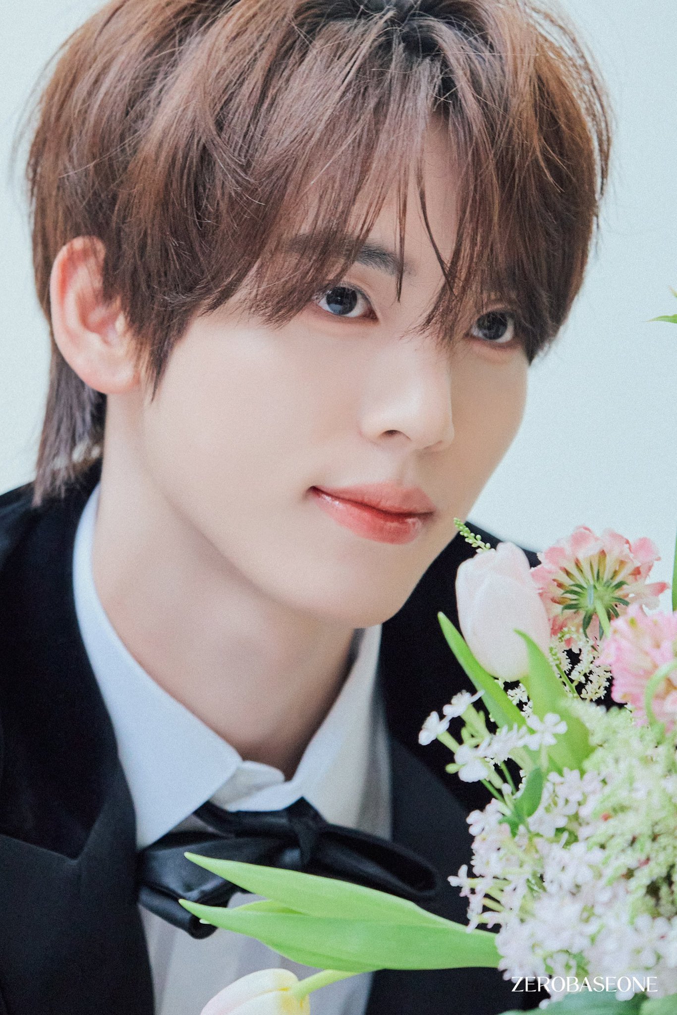 Recent activity shot of Han Yujin (ZEROBASEONE)