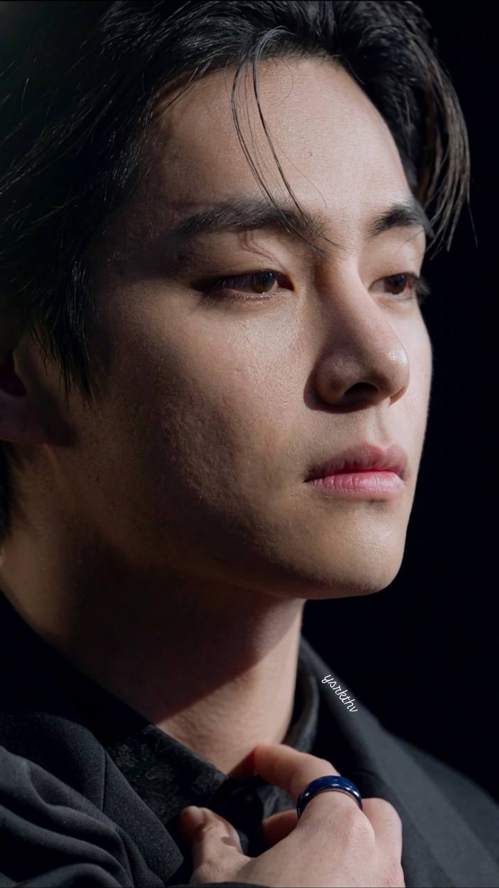 Recent activity shot of V (BTS)