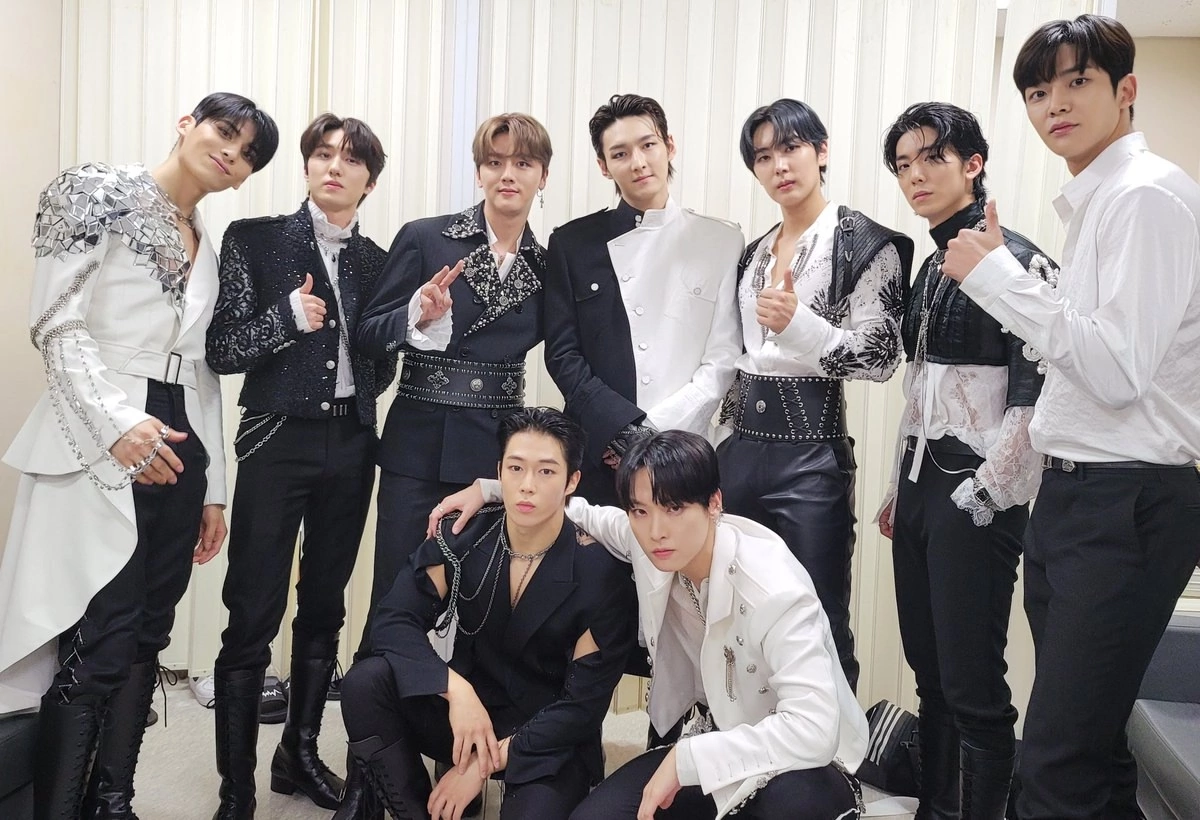 Behind-the-scenes cut of SF9