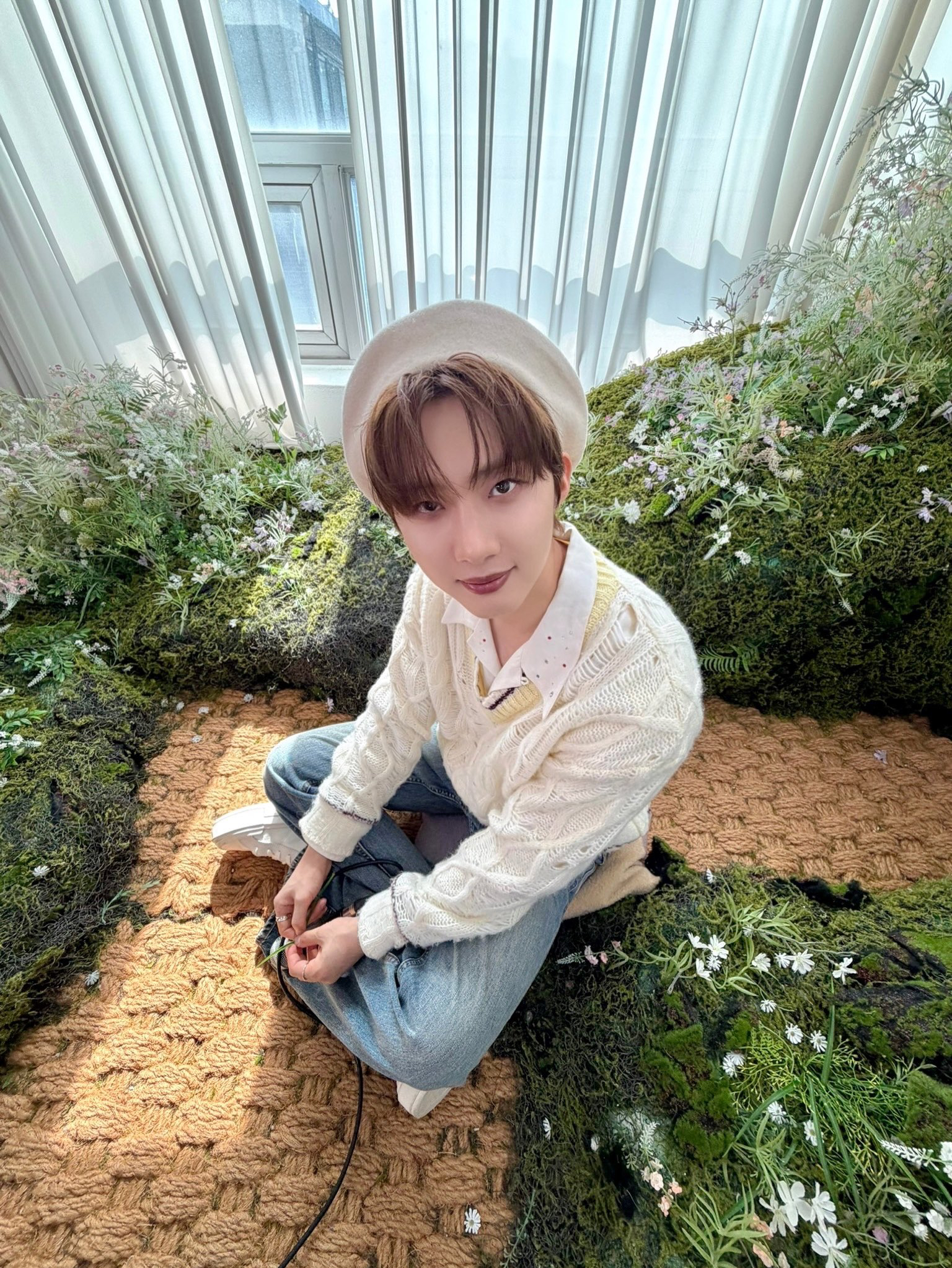 Recent activity shot of Hui (PENTAGON)