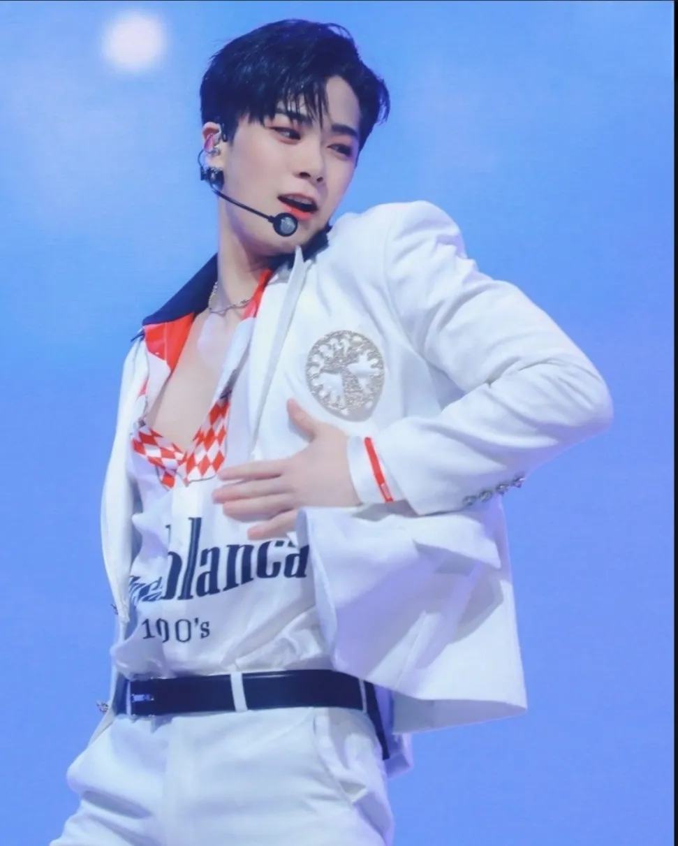 Latest photo of Moonbin (ASTRO)