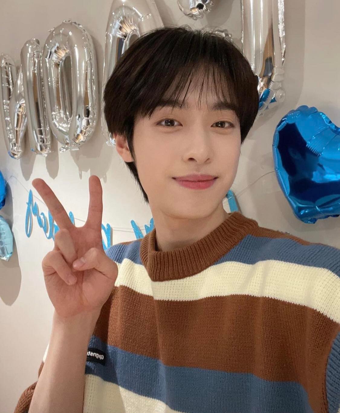 A moment captured by Gaon (Xdinary Heroes)'s fan