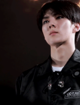 Behind-the-scenes cut of Sehun (EXO)