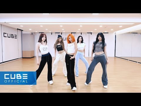 A moment captured by i-dle's fan