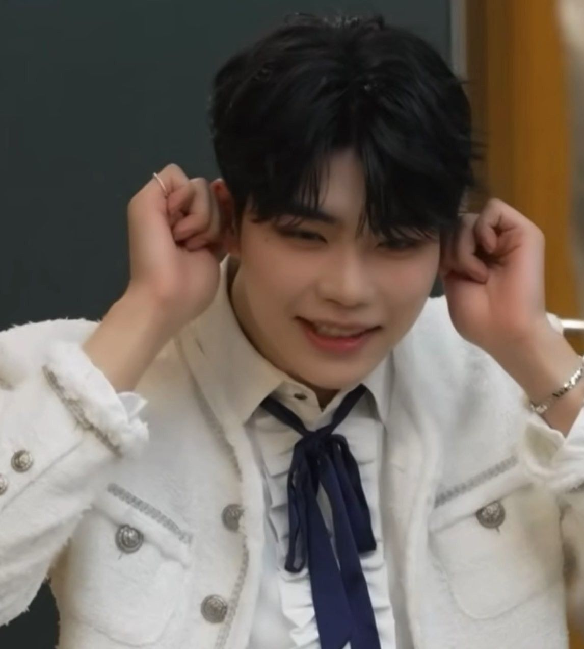 A moment captured by Park Gunwook (ZEROBASEONE)'s fan