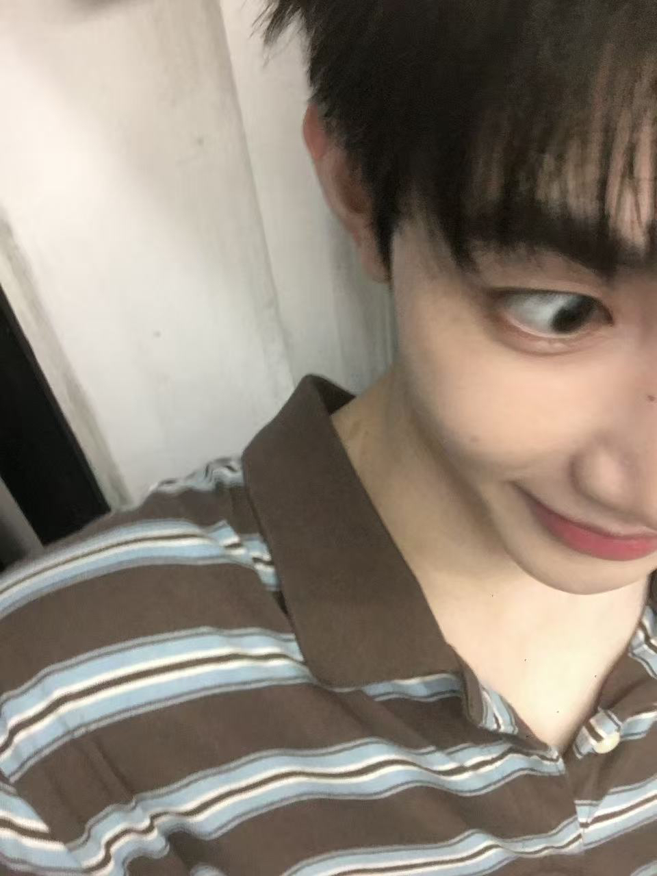 Foto aktivitas terbaru Zhang Hao (AND2BLE)