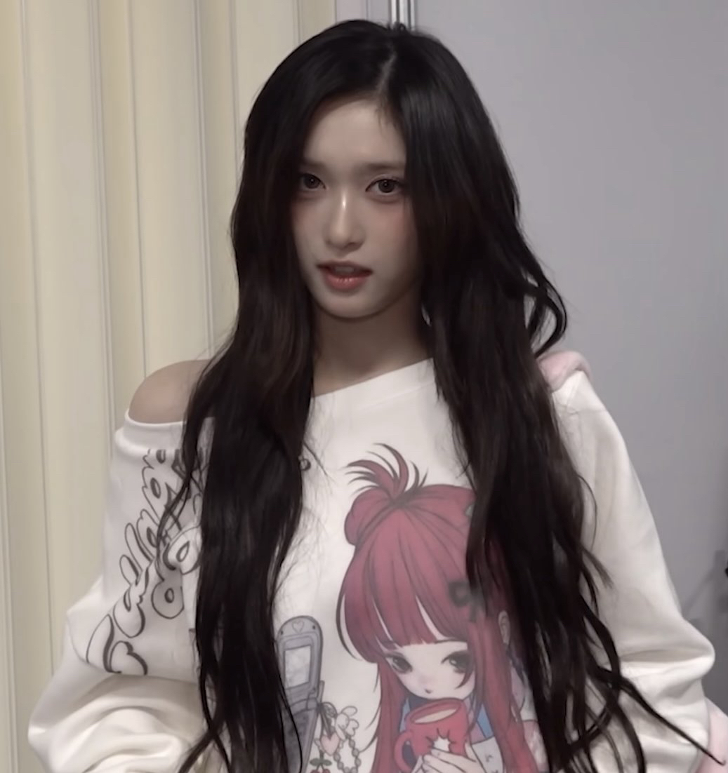 Trending idol content in the community