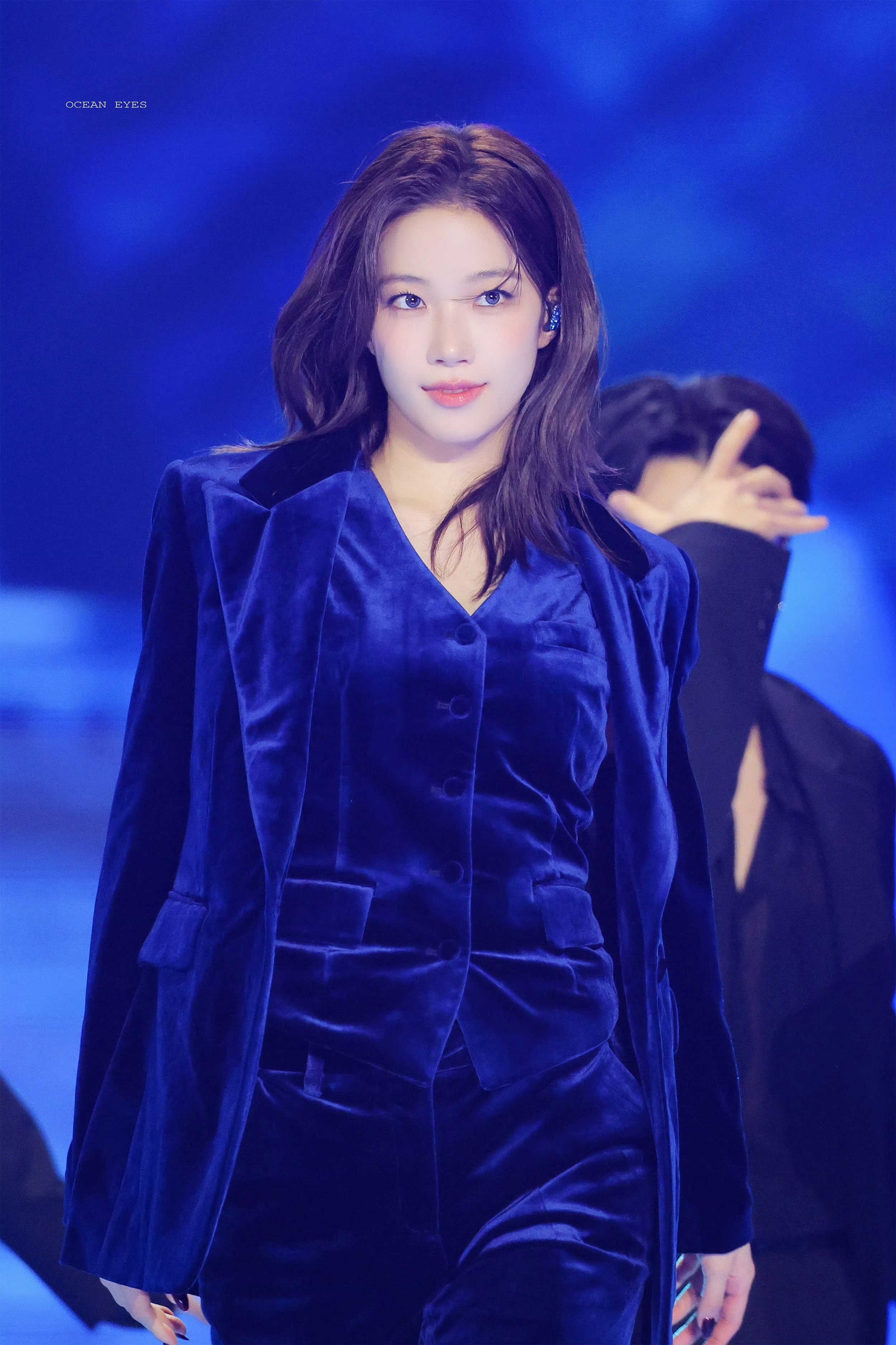 Behind-the-scenes cut of LE SSERAFIM