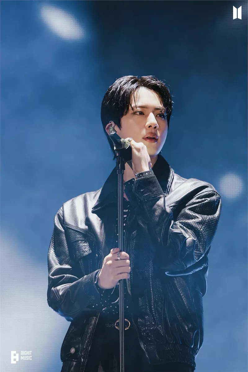 Foto aktivitas terbaru Jin (BTS)