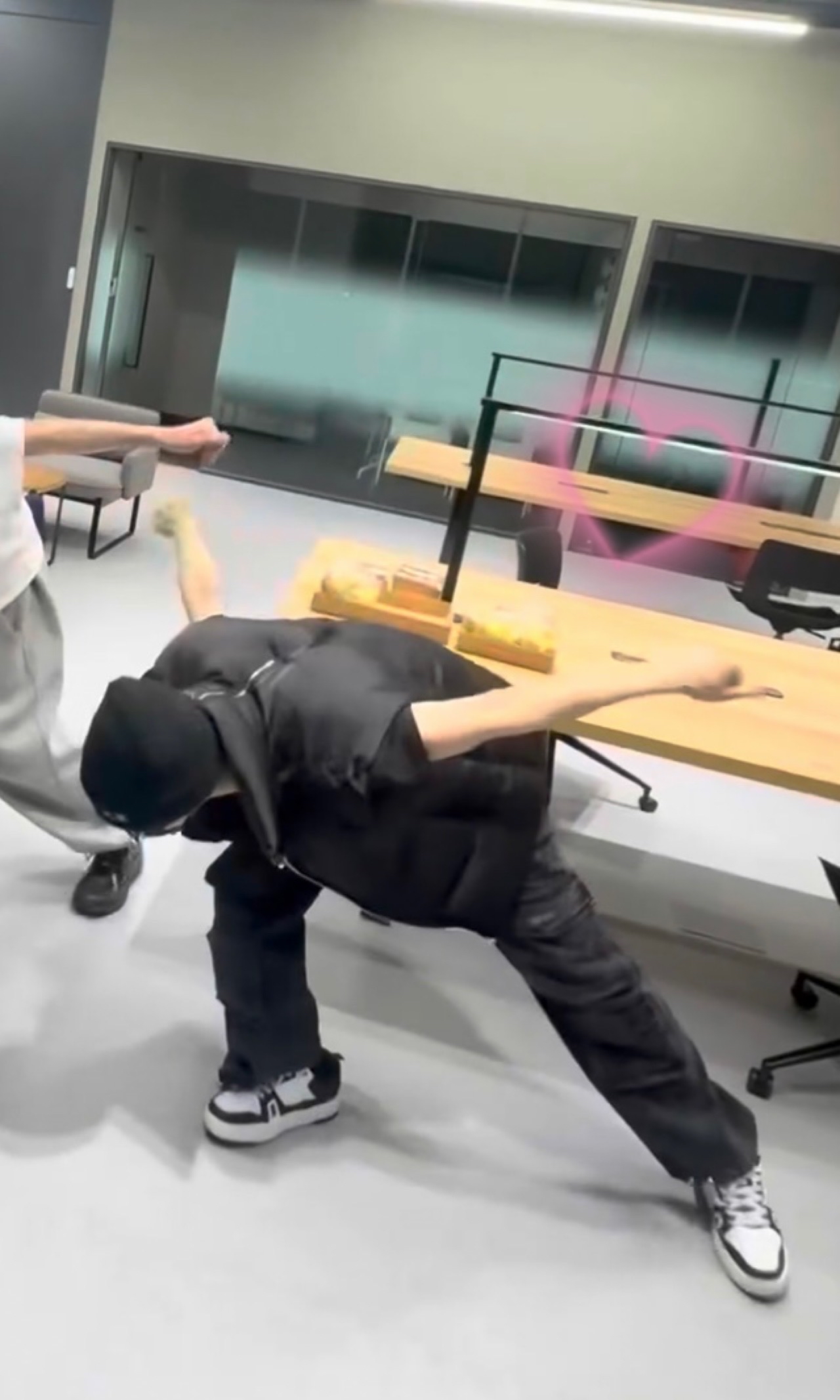 Fan-made special wallpaper for He Xinlong (ALPHA DRIVE ONE)