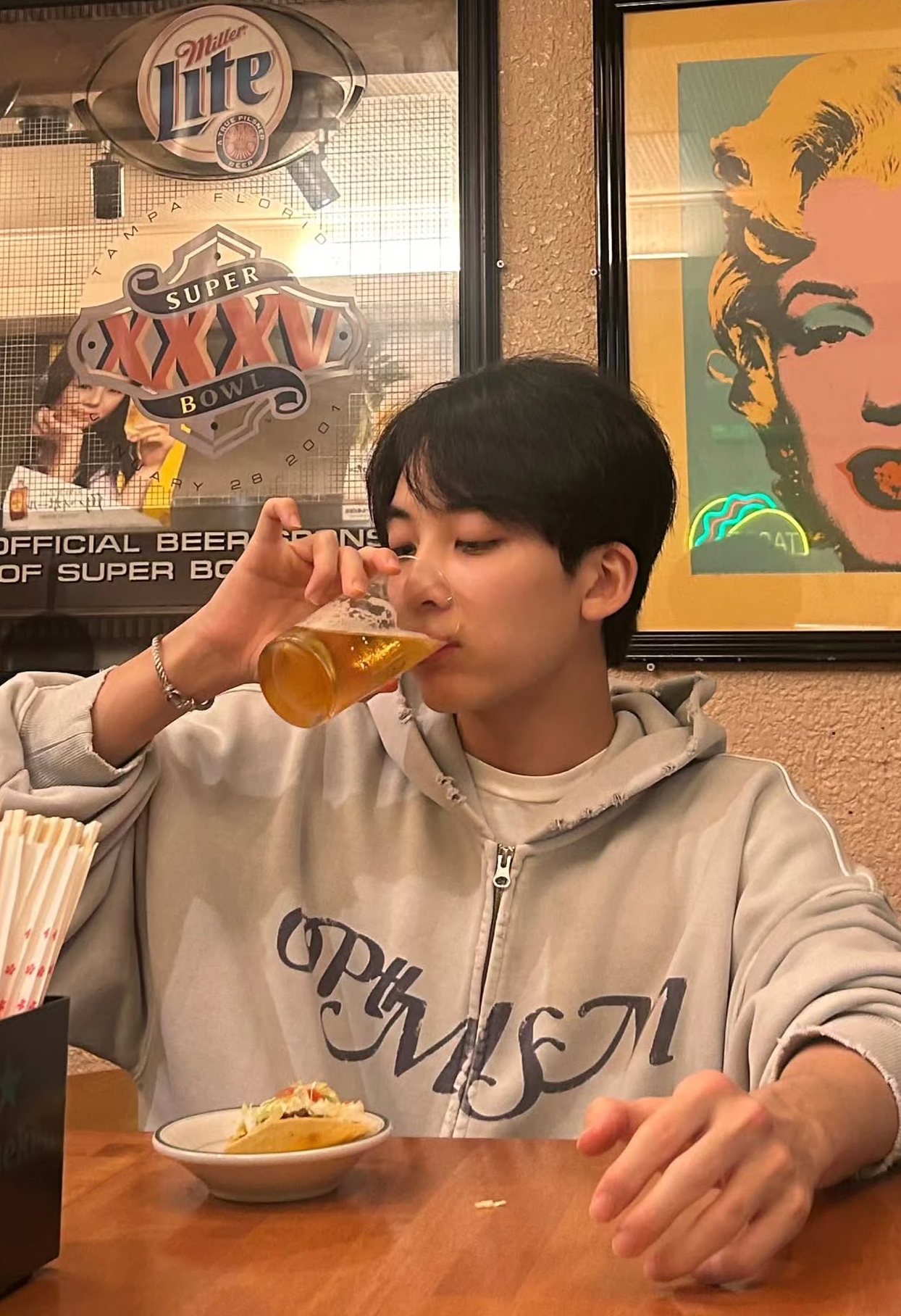 Recent activity shot of Jeonghan (SEVENTEEN)