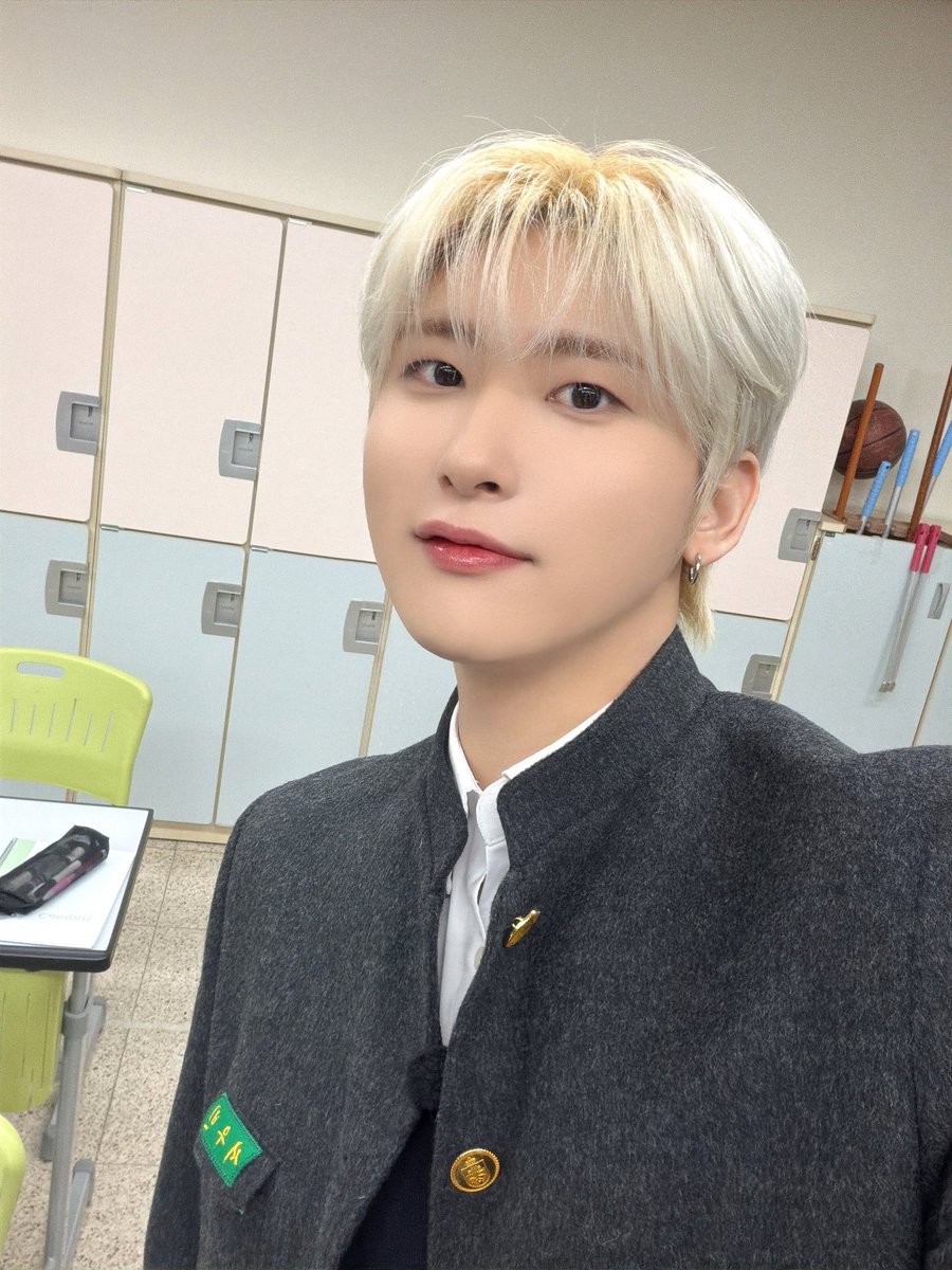 Recent activity shot of CRAVITY