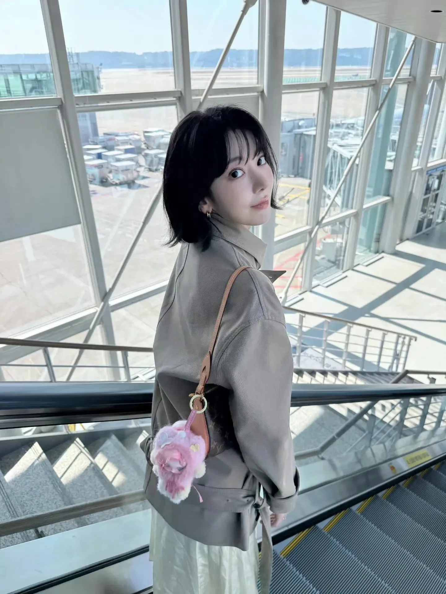 Behind-the-scenes cut of Sakura (LE SSERAFIM)