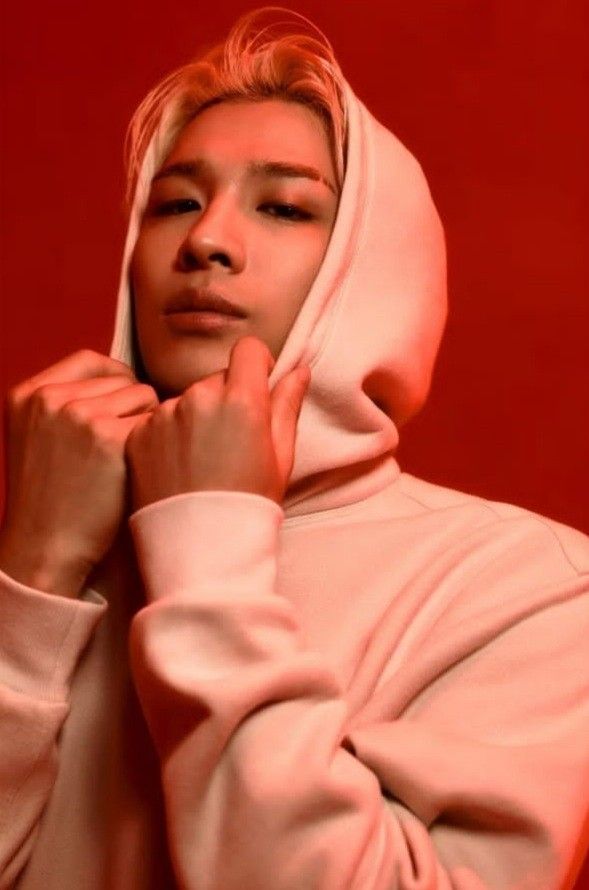 Latest photo of Taeyang (BIGBANG)