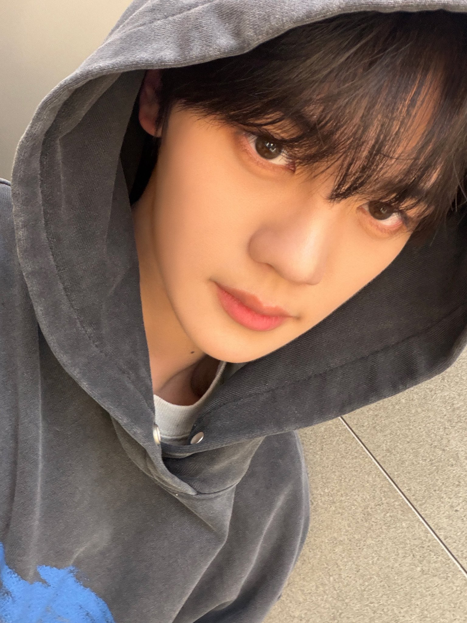 A moment captured by Kim Gyuvin's fan