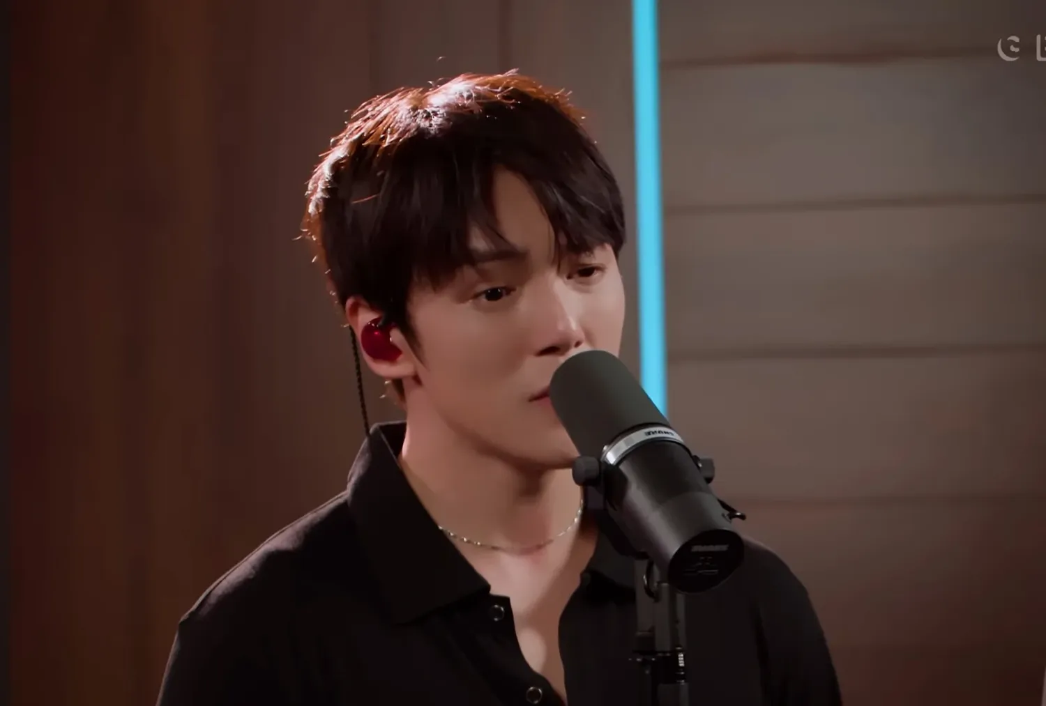 Potret di balik layar Minhyuk (MONSTA X)