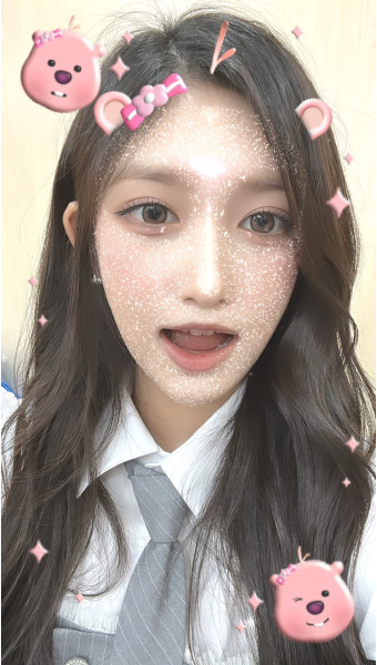 A moment captured by Leeseo (IVE)'s fan