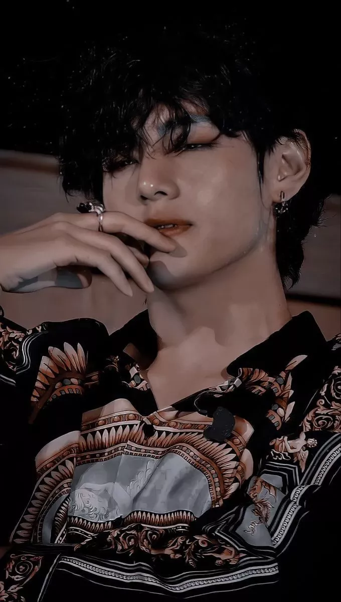 Today's most popular wallpaper in the V (防彈少年團) community