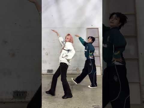 ITZYの最近の活動写真