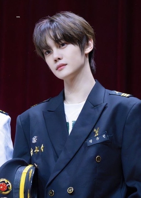 Recent activity shot of Kim Gyuvin (ZEROBASEONE)