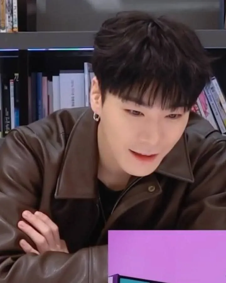 Latest photo of Moonbin (ASTRO)