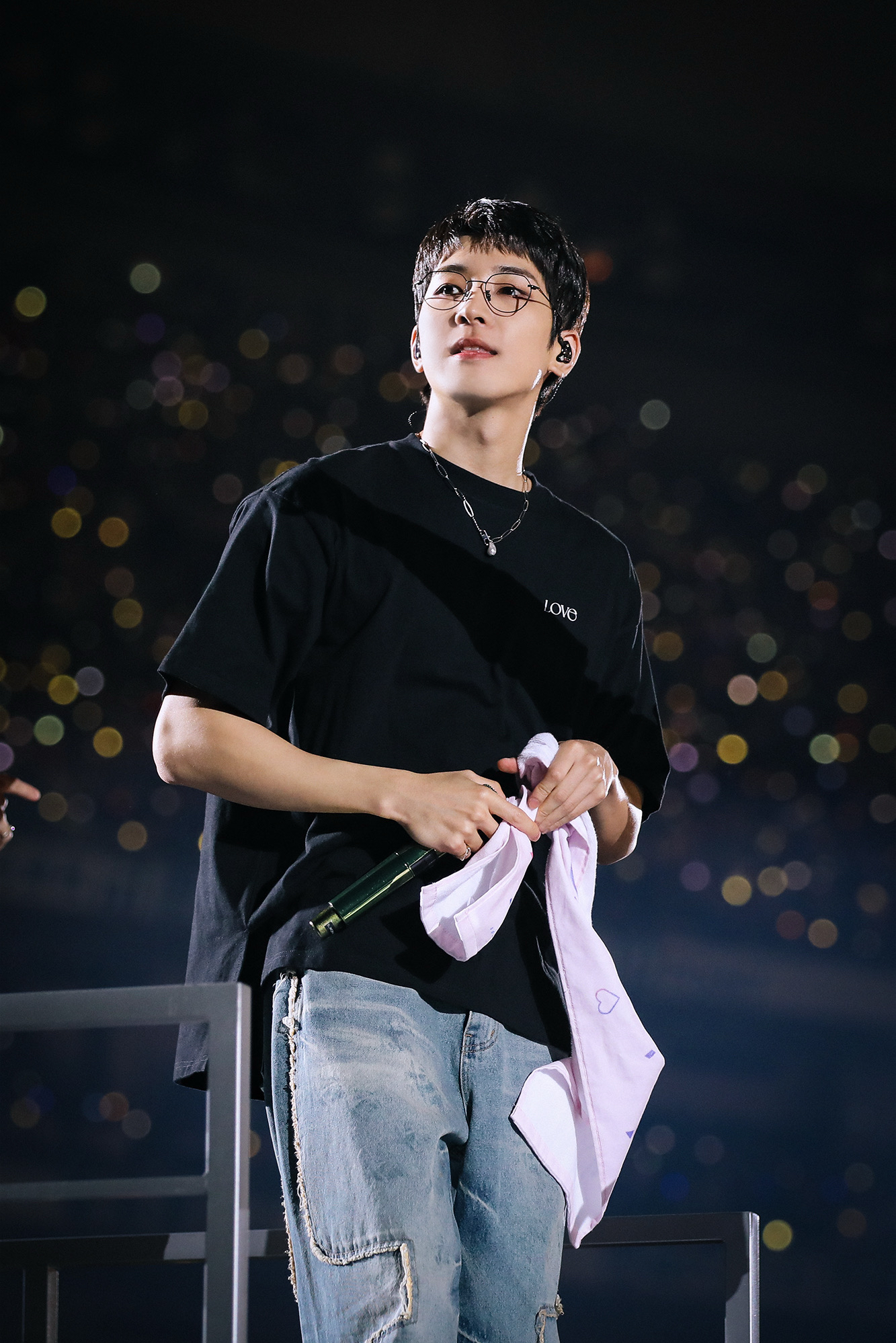 A moment captured by Wonwoo (SEVENTEEN)'s fan