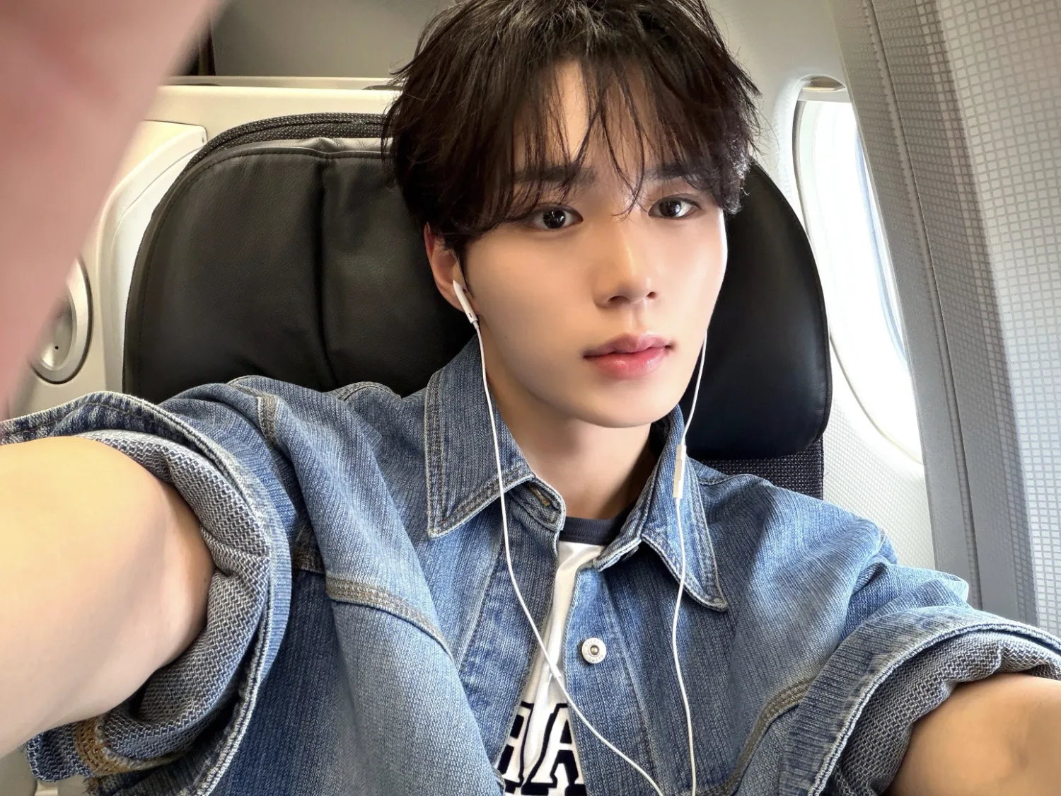 キム・ジュンソ (ALPHA DRIVE ONE)の舞台裏ショット