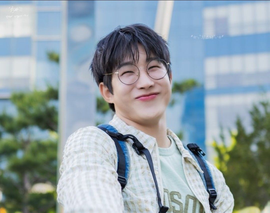 A moment captured by Jinjin (ASTRO)'s fan