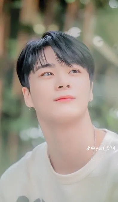 A heartfelt wallpaper shared by Moonbin (ASTRO)'s fans