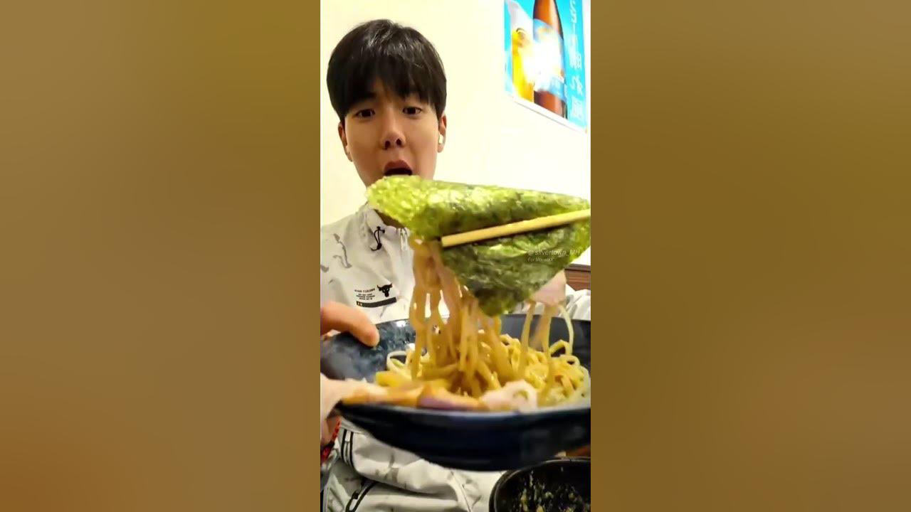 Behind-the-scenes cut of Shownu (MONSTA X)