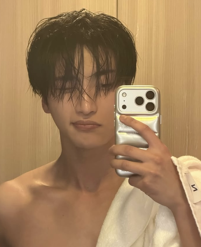 Behind-the-scenes cut of Seonghwa (ATEEZ)