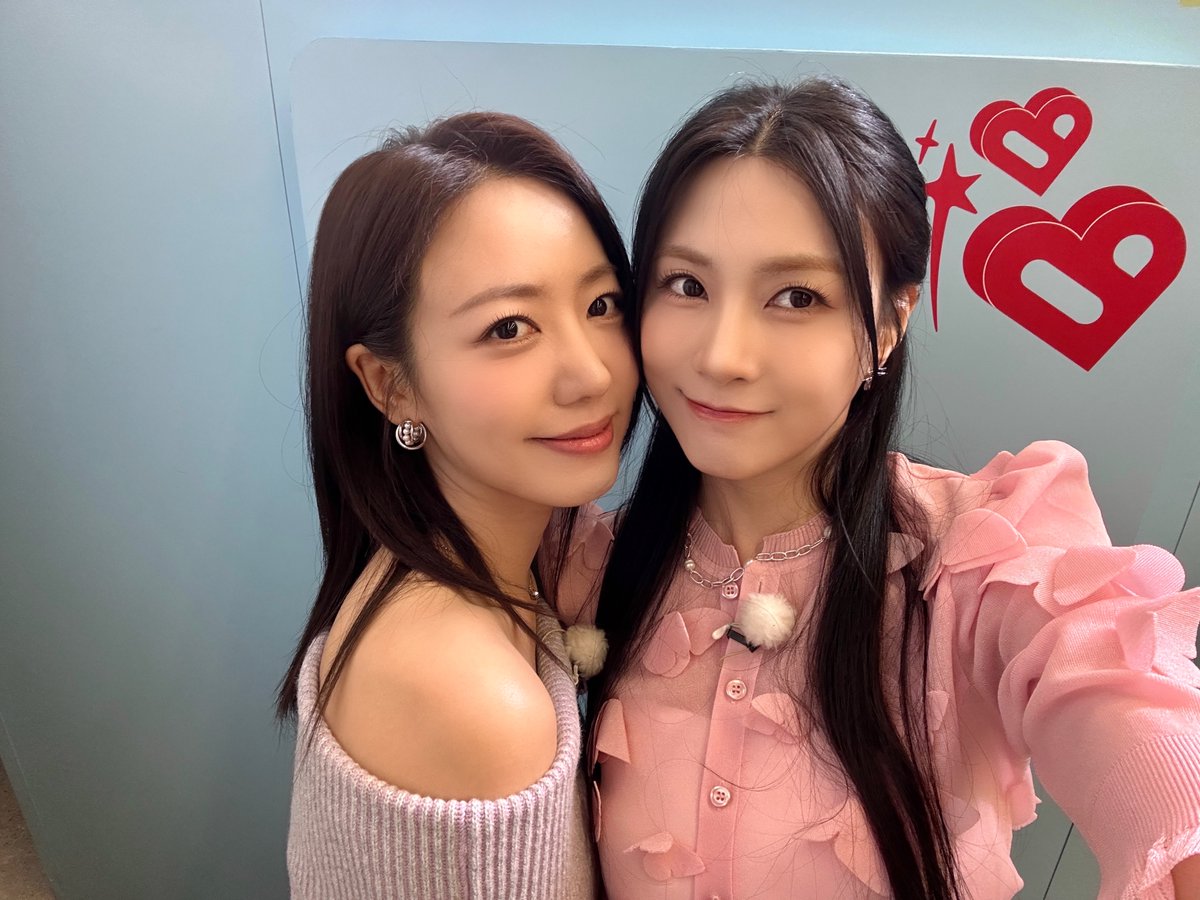 Recent activity shot of Apink