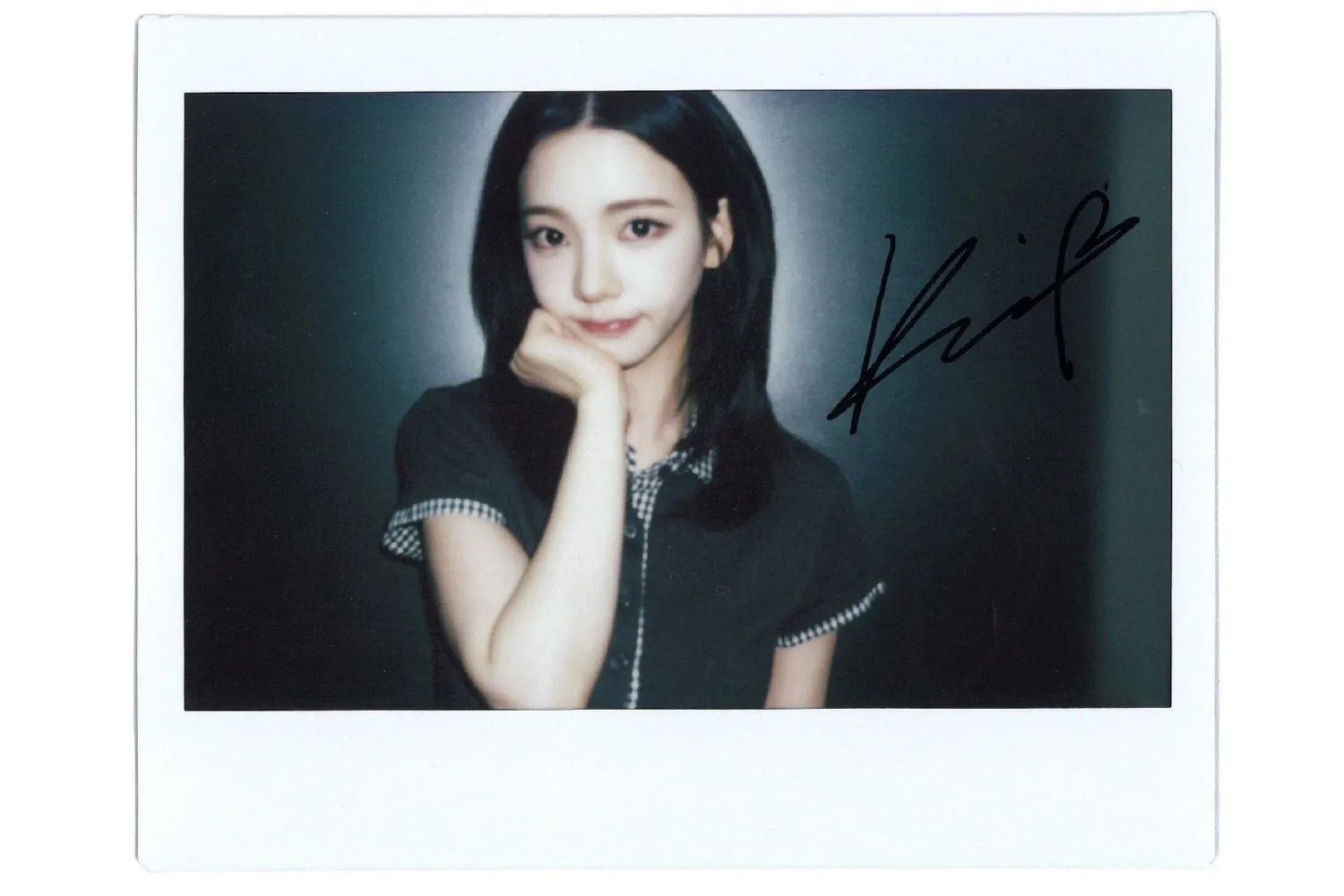 Behind-the-scenes cut of Karina (aespa)