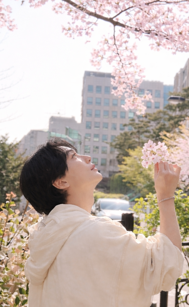 Recent activity shot of Jeonghan (SEVENTEEN)