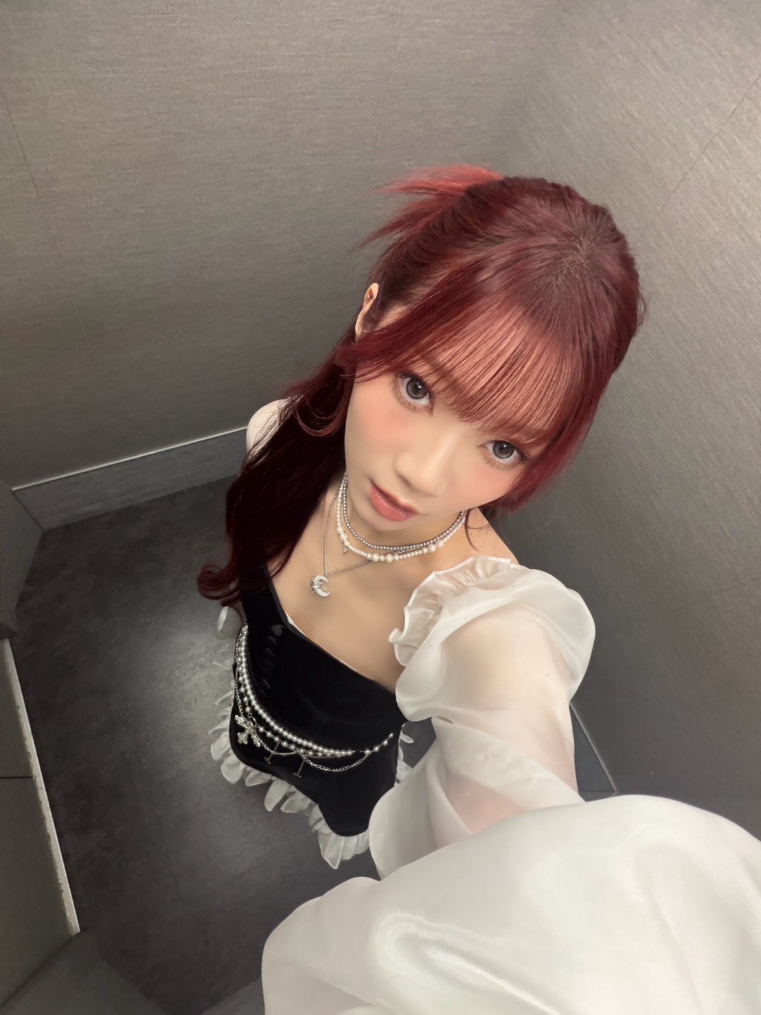 Behind-the-scenes cut of Sakaguchi Rino (IS:SUE)