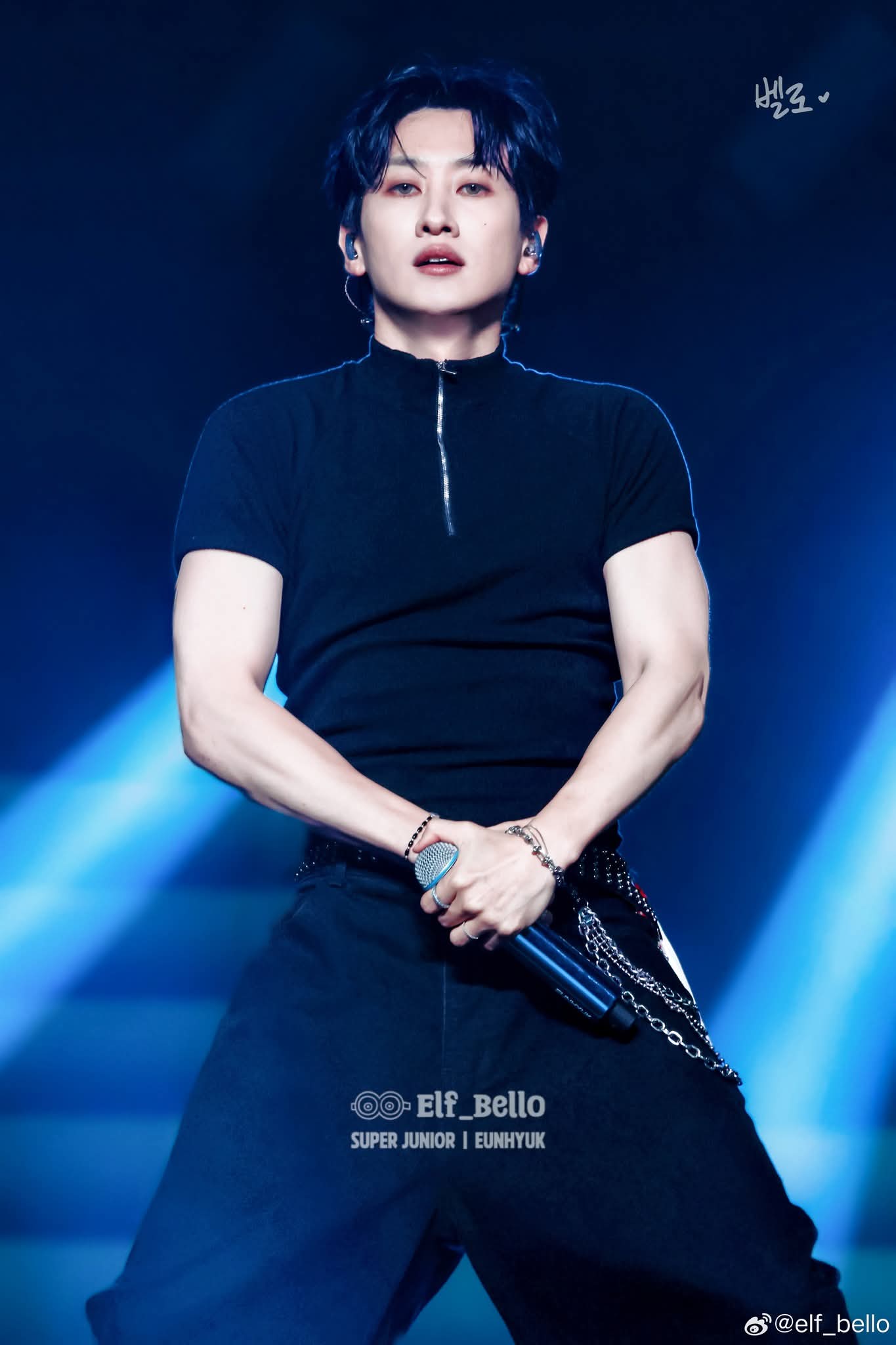 A moment captured by Eunhyuk (Super Junior)'s fan