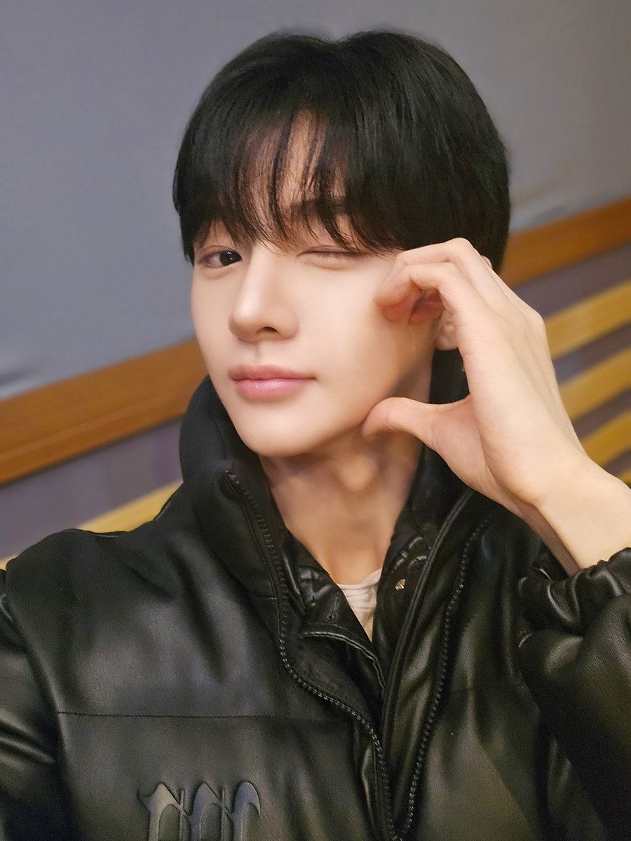 A moment captured by DRIPPIN's fan